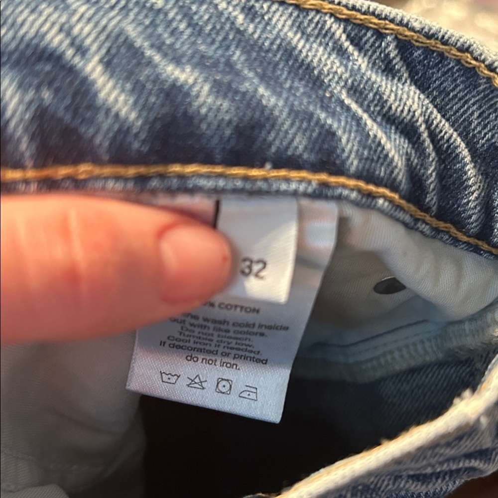 nuuds The relaxed Tapered Jean in Addison Wash - Picture 6 of 8